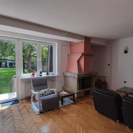 Dom Z Wielkim Ogrodem Nad Rzeka W Gorach Blisko Jeziora Villa Zywiec